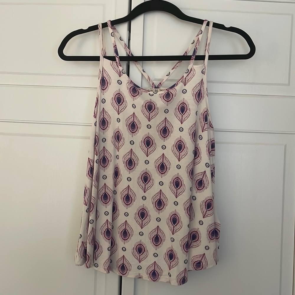 Peacock pattern tank